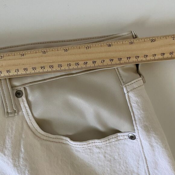 Abercrombie Fitch High Rise Shorts Women's Size 34/18 Ivory and Faux Leather - Picture 7 of 13